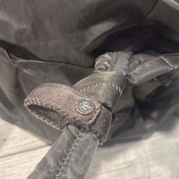 🍋Lululemon Athletica Triumph Large Gray Tote Gym Bag🍋 - Picture 15 of 16